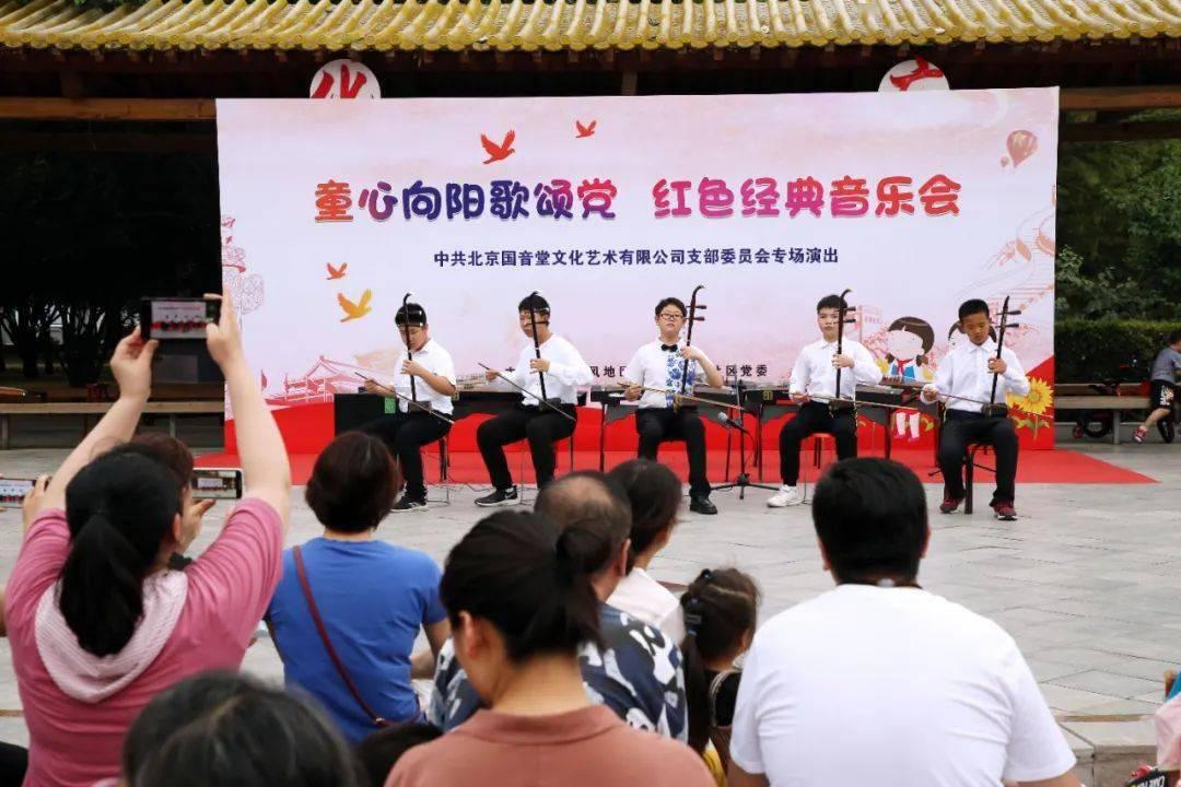 越来越多人床头不敢这样摆,十对夫妻九对争吵,再有钱都住穷